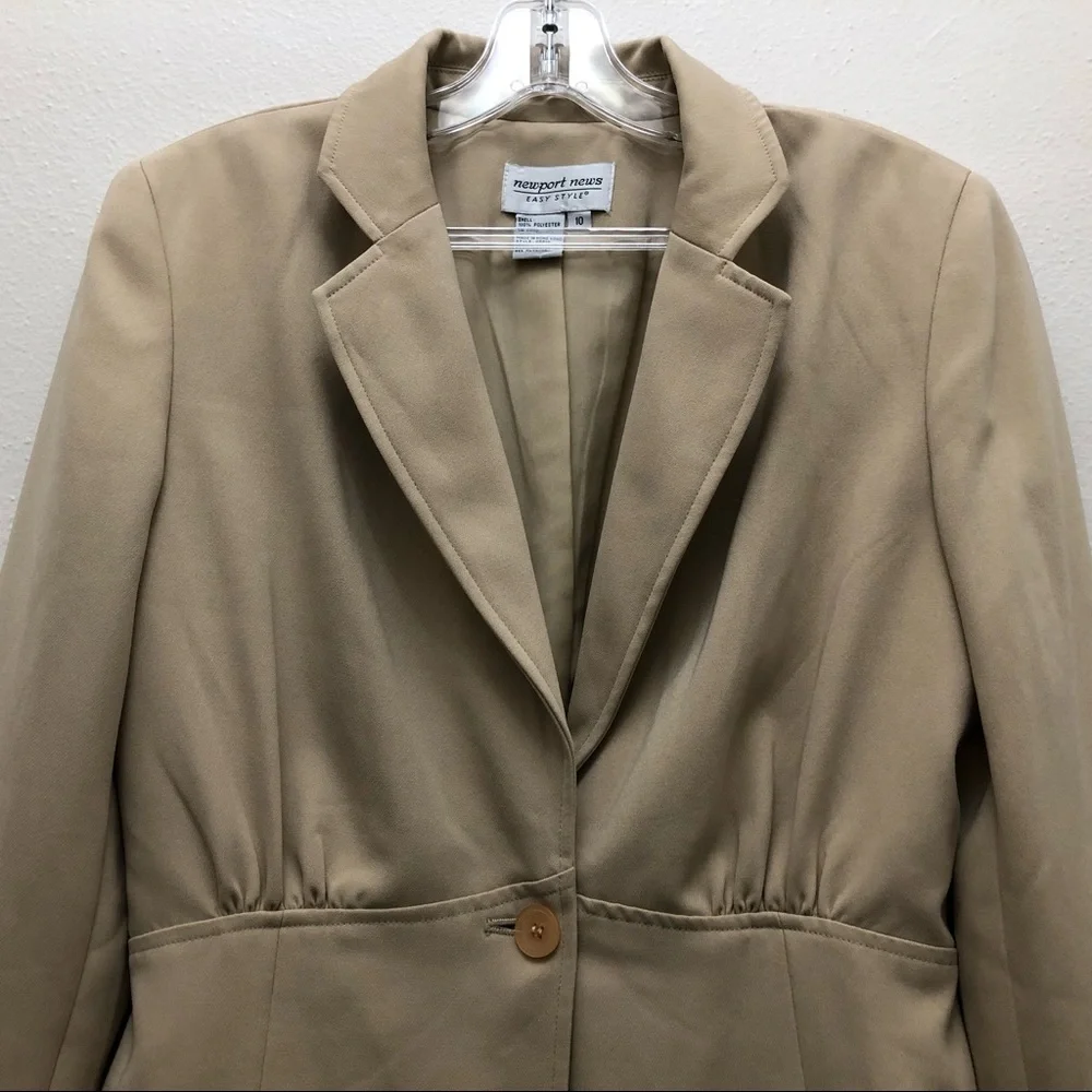 Newport News Skirt Suit Long Sleeve Jacket & Knee High Skirt Women's Size 10 Tan - Picture 11 of 15